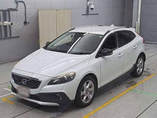 VOLVO V40 2015
