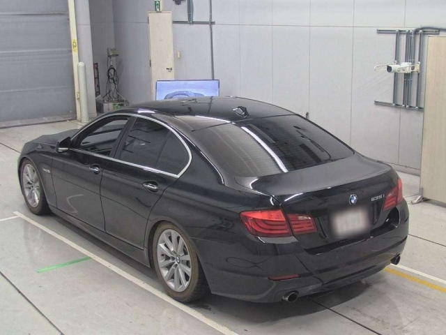 BMW 5 SERIES 2010