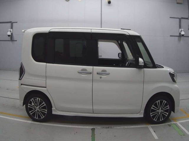 DAIHATSU TANTO 2017