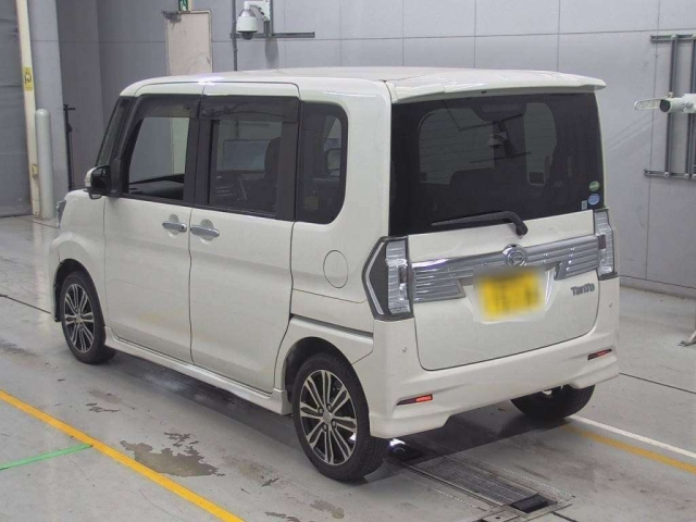 DAIHATSU TANTO 2017