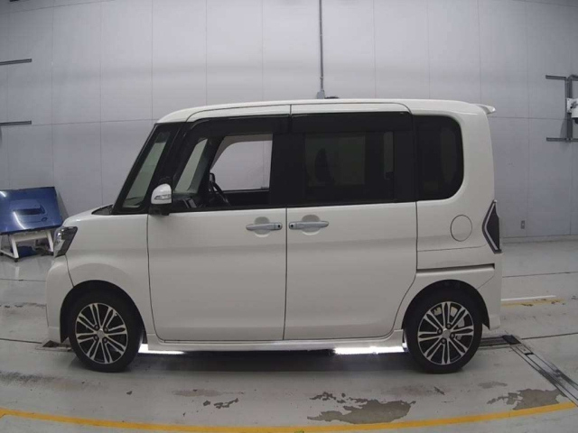 DAIHATSU TANTO 2017
