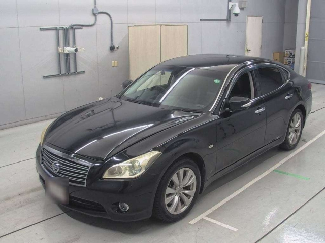 NISSAN FUGA 2010