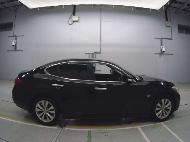 NISSAN FUGA 2010