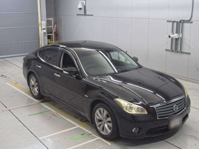 NISSAN FUGA 2010