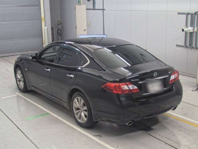 NISSAN FUGA 2010
