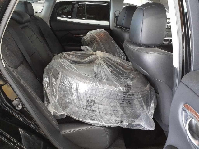 NISSAN FUGA 2010