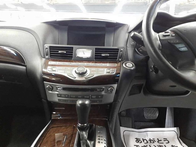 NISSAN FUGA 2010