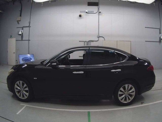 NISSAN FUGA 2010