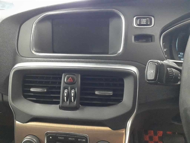 VOLVO V40 2013