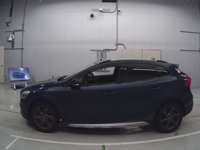 VOLVO V40 2013