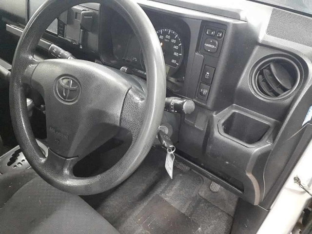 TOYOTA SUCCEED 2014