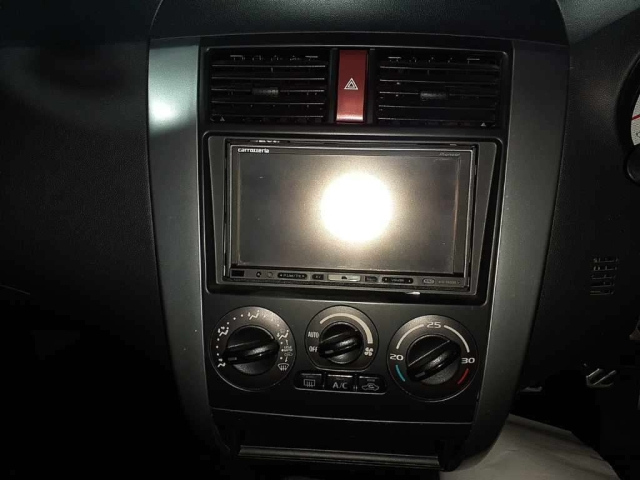 MITSUBISHI COLT 2011