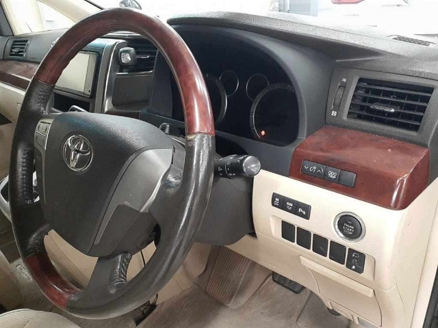 TOYOTA VELLFIRE 2008