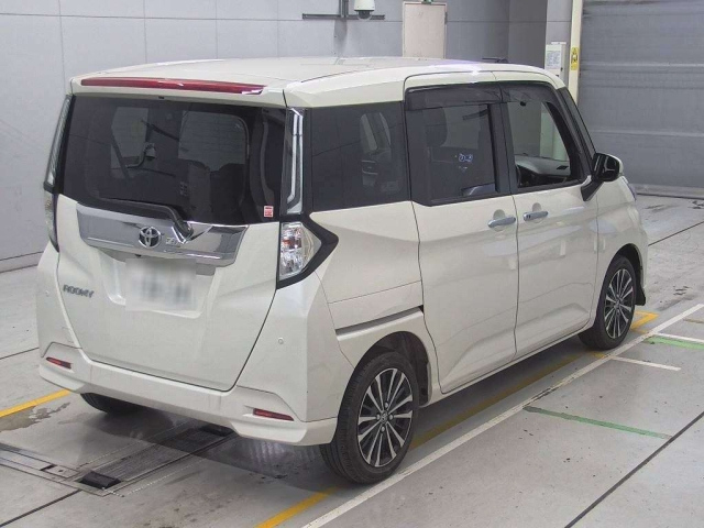 TOYOTA ROOMY 2022
