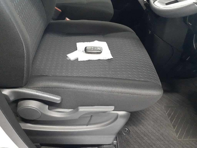 TOYOTA ROOMY 2022
