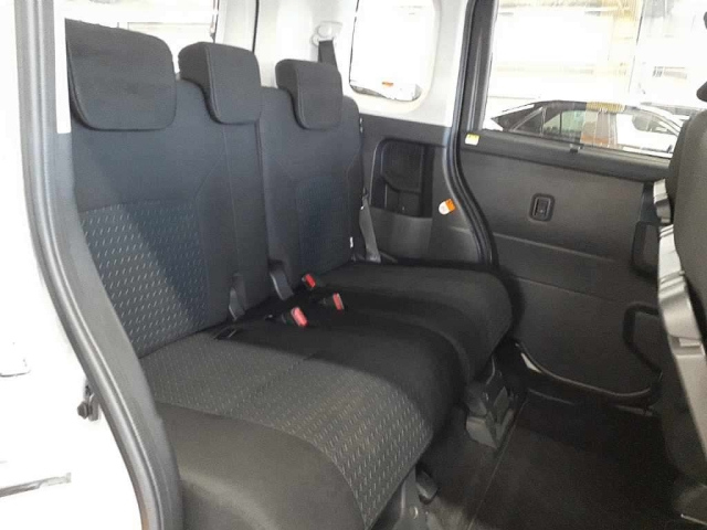 TOYOTA ROOMY 2022