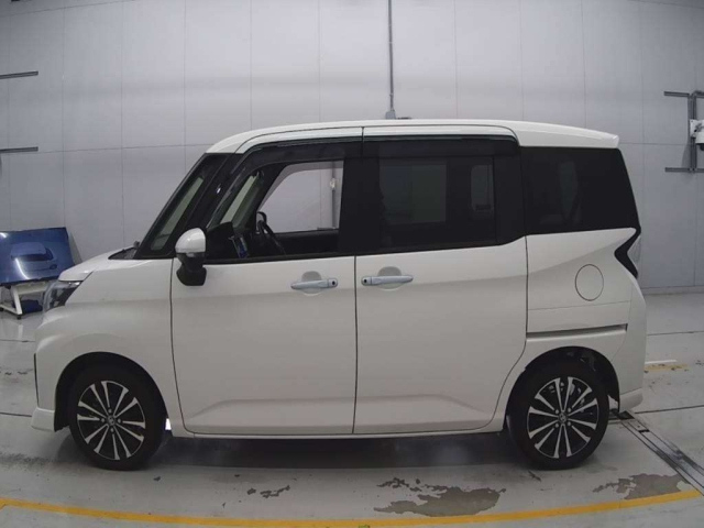 TOYOTA ROOMY 2022