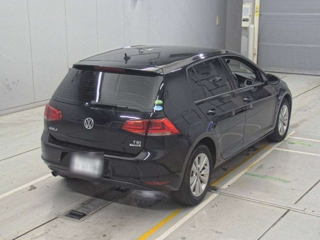 VOLKSWAGEN GOLF 2016