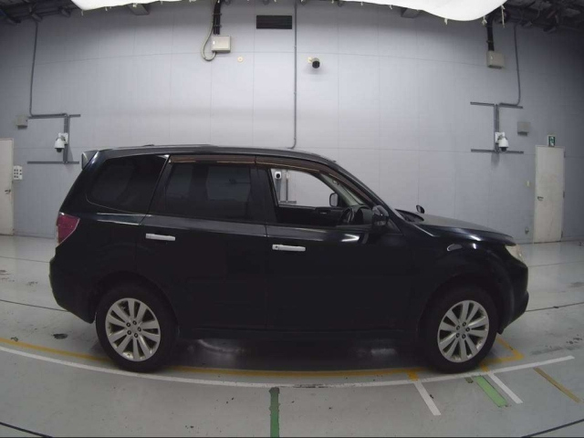 SUBARU FORESTER 2011