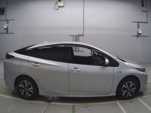 TOYOTA PRIUS PHV 2017