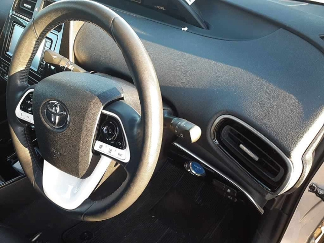 TOYOTA PRIUS PHV 2017