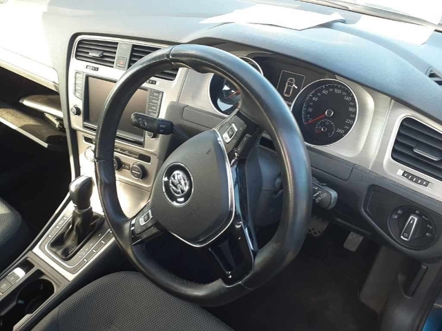 VOLKSWAGEN GOLF 2015