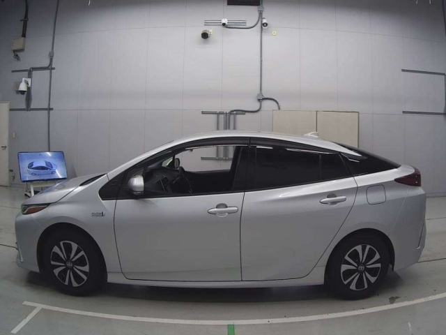 TOYOTA PRIUS PHV 2017