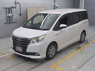 TOYOTA NOAH 2014