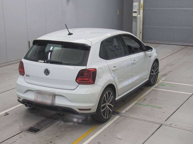 VOLKSWAGEN POLO 2016