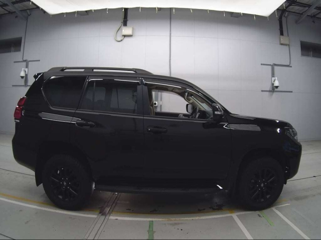 TOYOTA LAND CRUISER PRADO 2023
