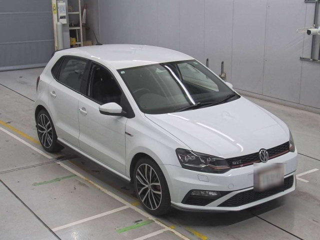 VOLKSWAGEN POLO 2016