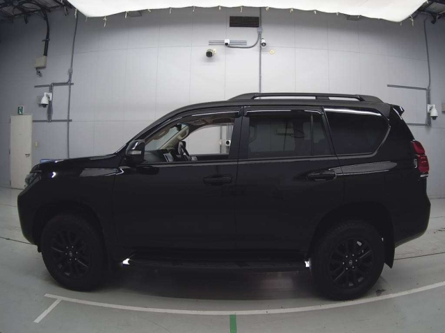 TOYOTA LAND CRUISER PRADO 2023