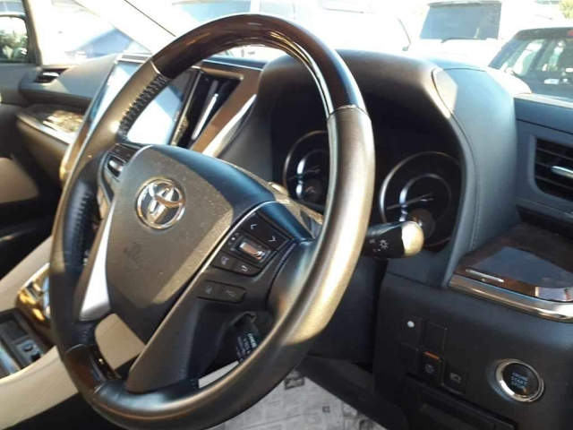 TOYOTA ALPHARD 2018