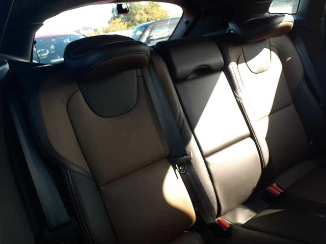 VOLVO V40 2016