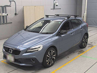 VOLVO V40 2016