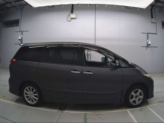 TOYOTA ESTIMA 2010