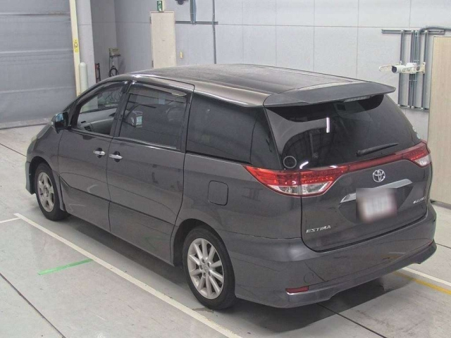 TOYOTA ESTIMA 2010