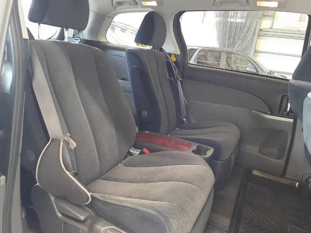 TOYOTA ESTIMA 2010