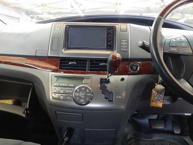TOYOTA ESTIMA 2010