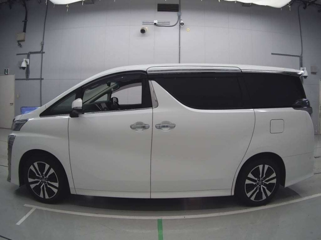 TOYOTA VELLFIRE 2021