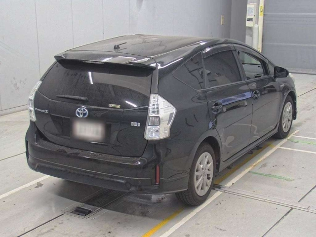 TOYOTA PRIUS ALPHA 2012