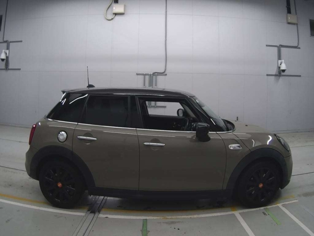 BMW MINI 2020
