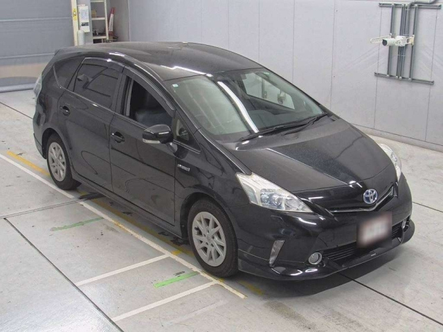 TOYOTA PRIUS ALPHA 2012
