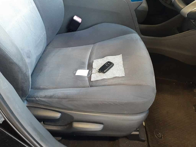 TOYOTA PRIUS ALPHA 2012