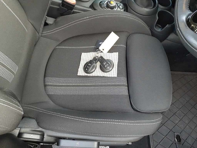 BMW MINI 2020