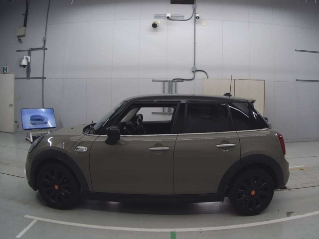 BMW MINI 2020