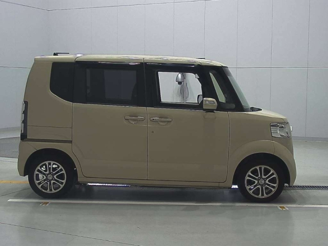 HONDA N BOX 2014