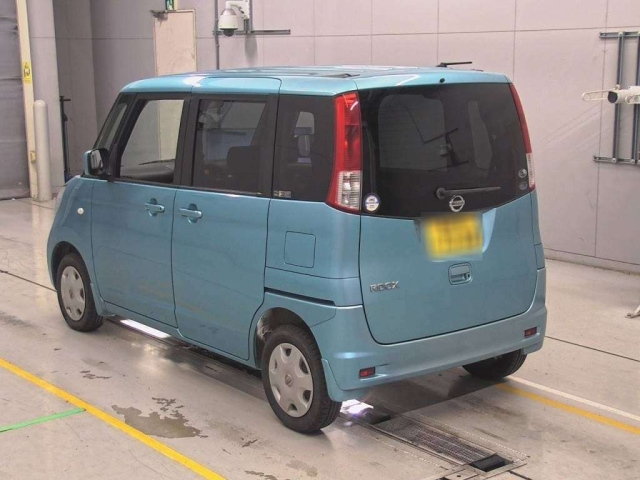 NISSAN ROOX 2010