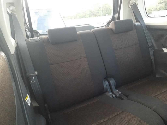 NISSAN ROOX 2011