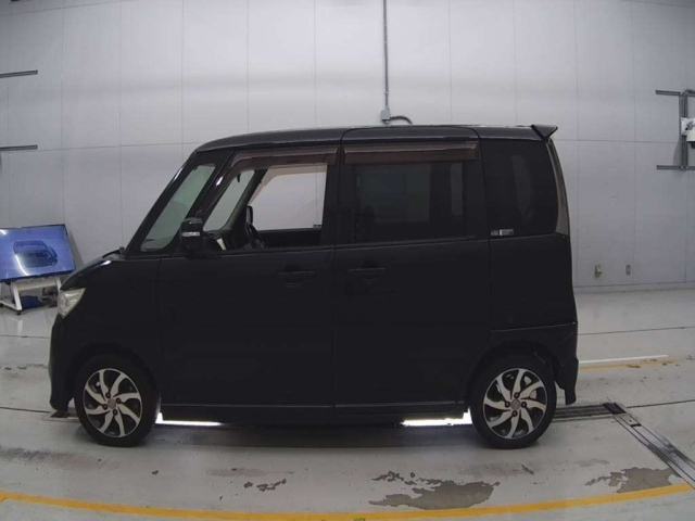 NISSAN ROOX 2011